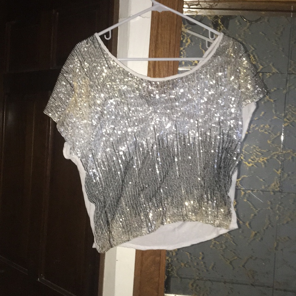 Short sleeve sparkly shirt
